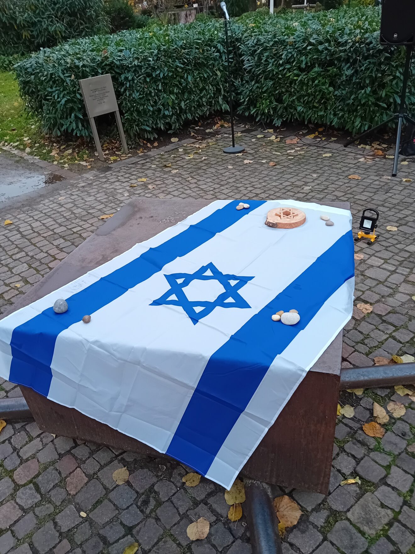 Wir gedenken der Leiden der Juden und dürfen heute Freunde werden